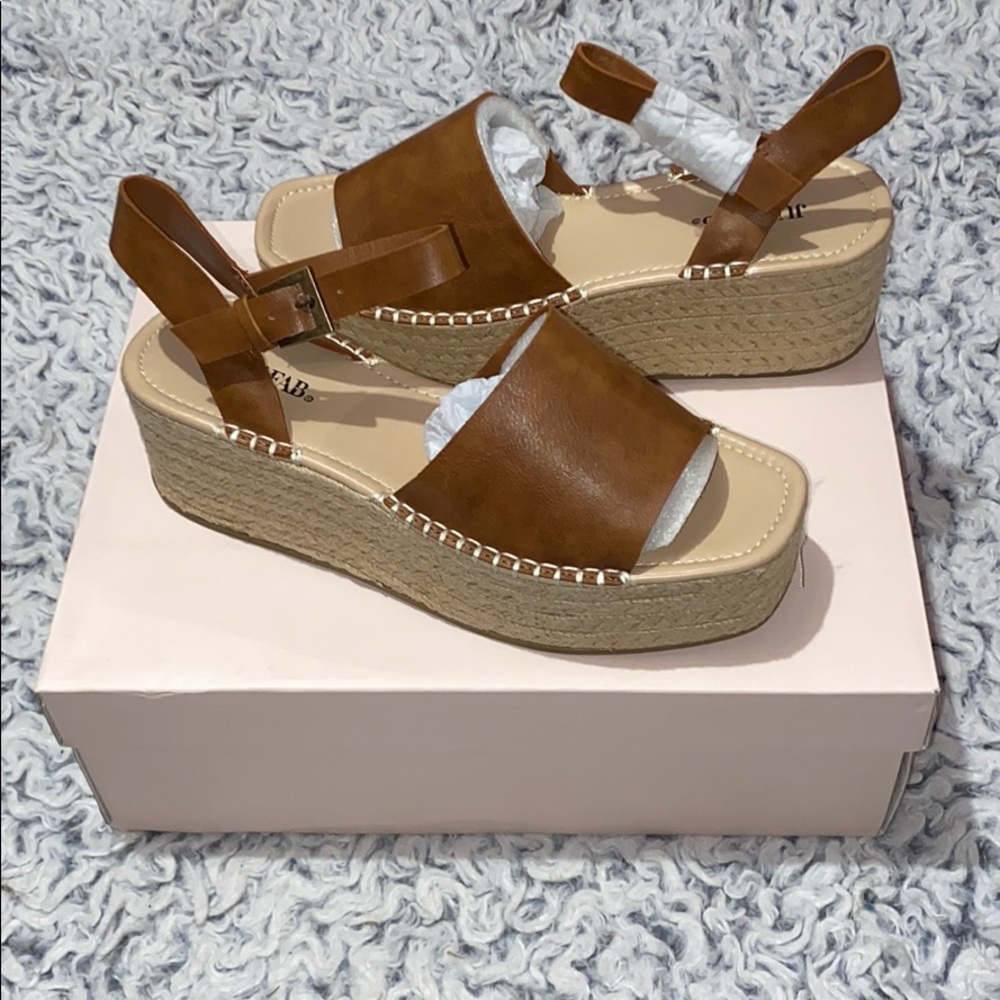 Size 7 Just Fab wedge heels